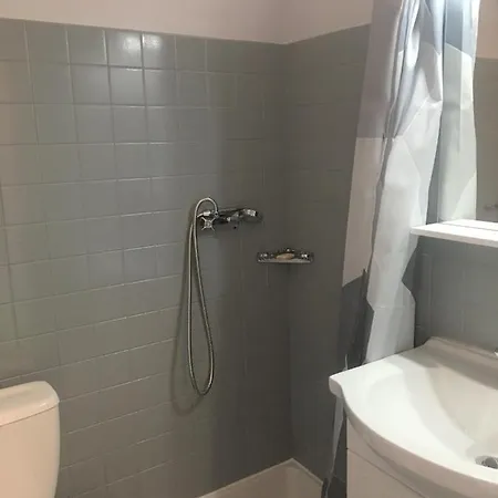 Apartment Center Terrace Ac Wifi 200 M From Sea Behind Martinez Cannes