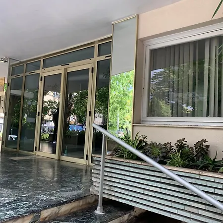 Appartement Center Terrace Ac Wifi 200 M From Sea Behind Martinez *
